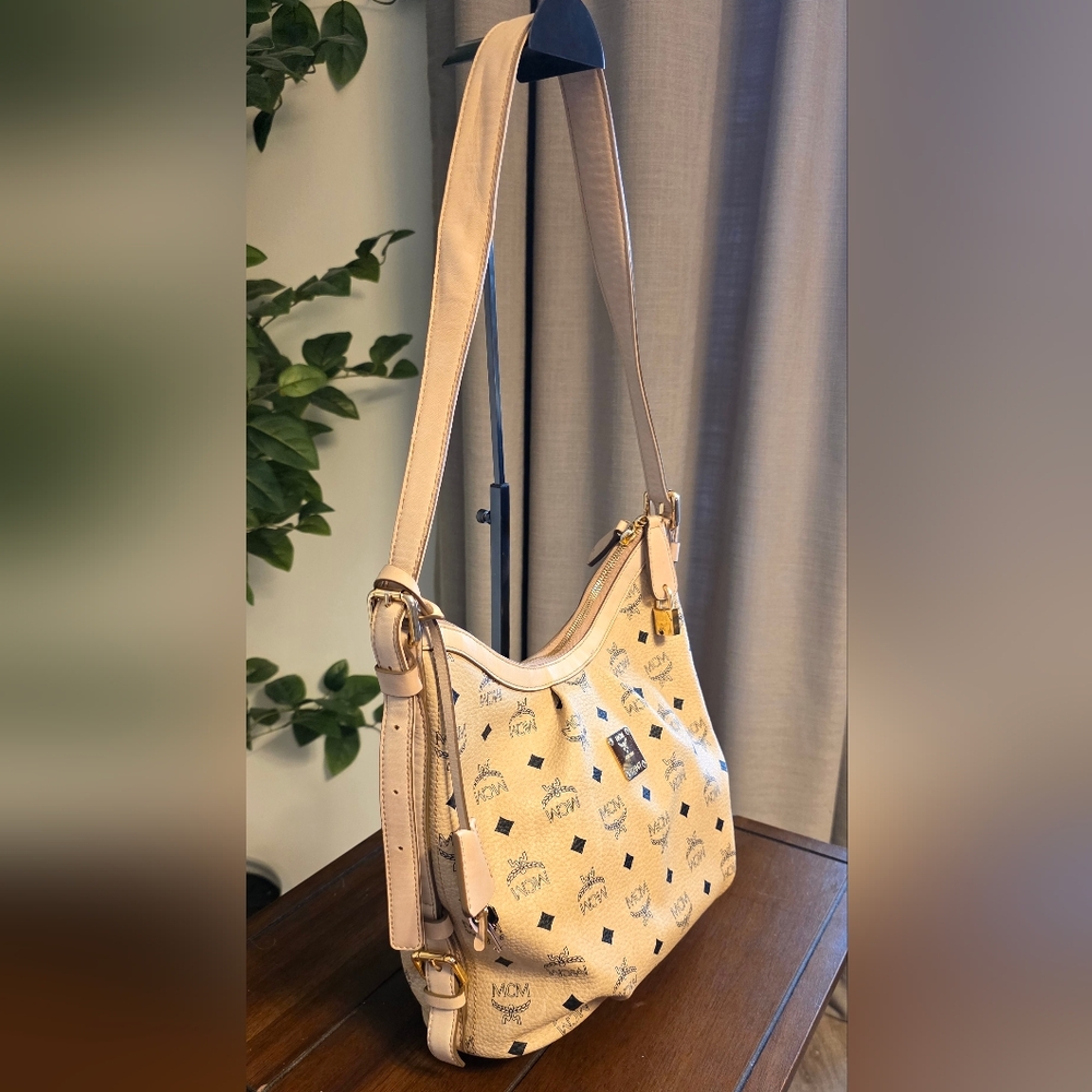 SOLD---------MCM Visetos Cream Shoulder Bag C2847 - Picture 2 of 11